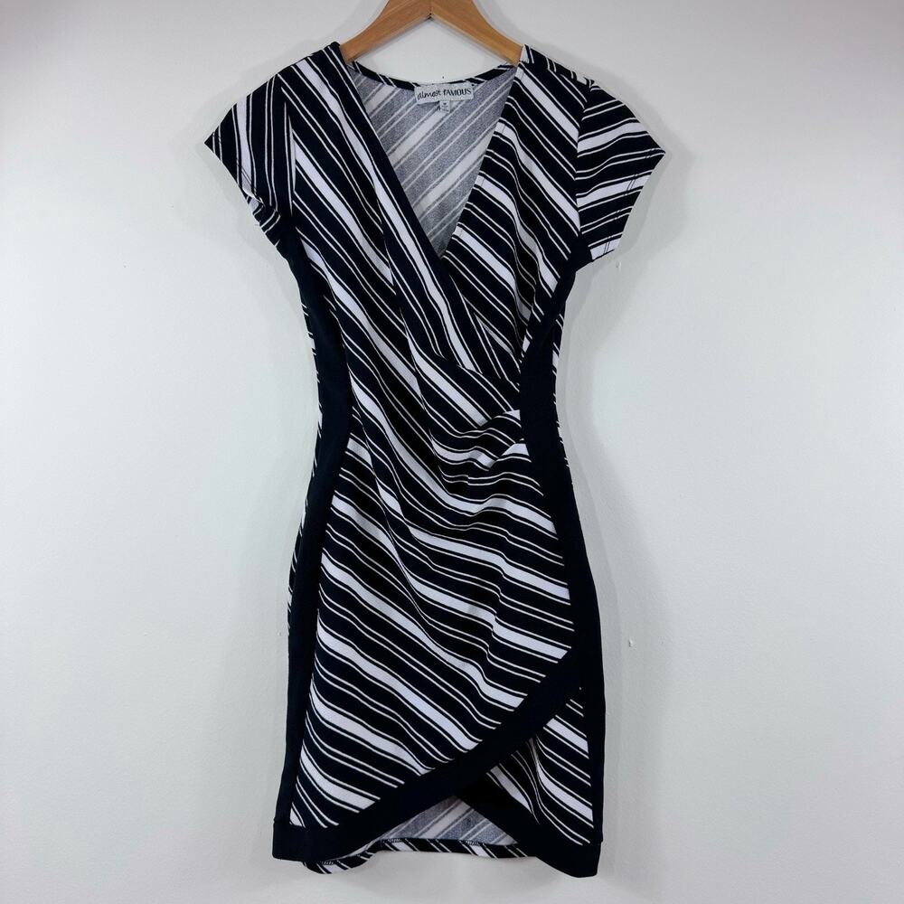 Women’s M Black White Diagonal Striped Dress V Neck Ruched Going Out Party Y2K